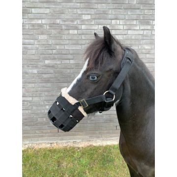 MHS Grazing muzzle with fur lining